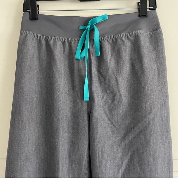 Figs Livingston Basic Scrub Pants in Graphite Gray S20605 - Picture 6 of 13